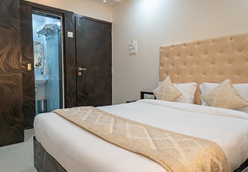 Hotel-Dhavalgiri-Super-Deluxe-Room